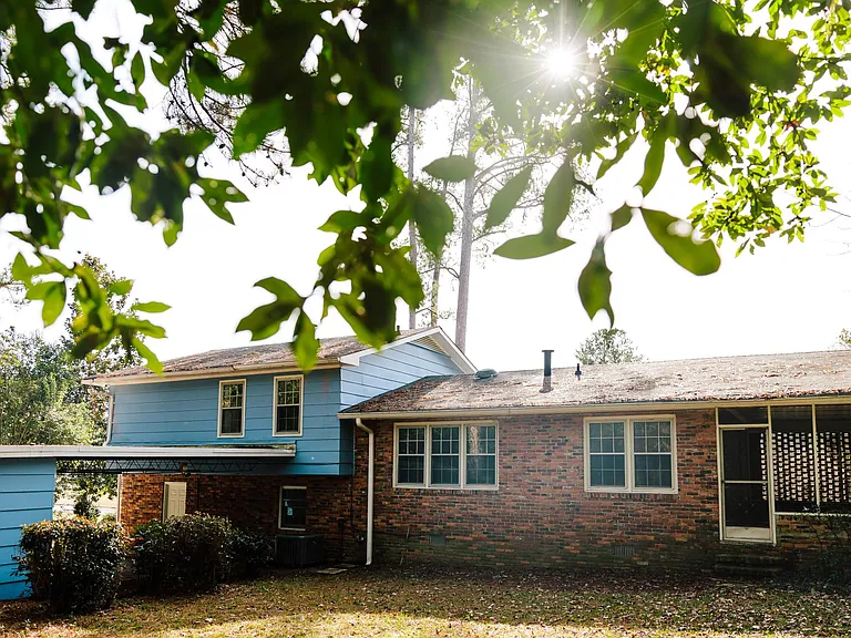 1301 Normandy Rd — Photo 3