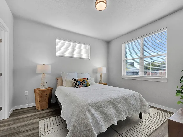 Springtree Apartments — Photo 15