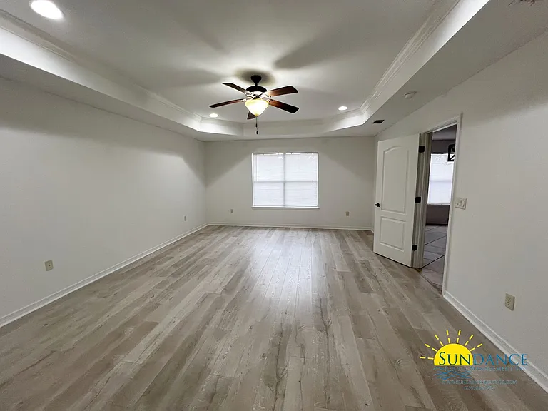 407 Serene Ct — Photo 6