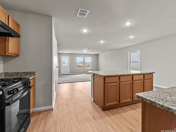 4th image of 5922 Willow Point Blvd.