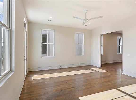 4th image of 635 Philip St