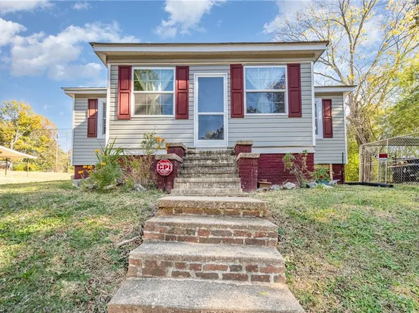787 Circle Dr, Eden, NC 27288