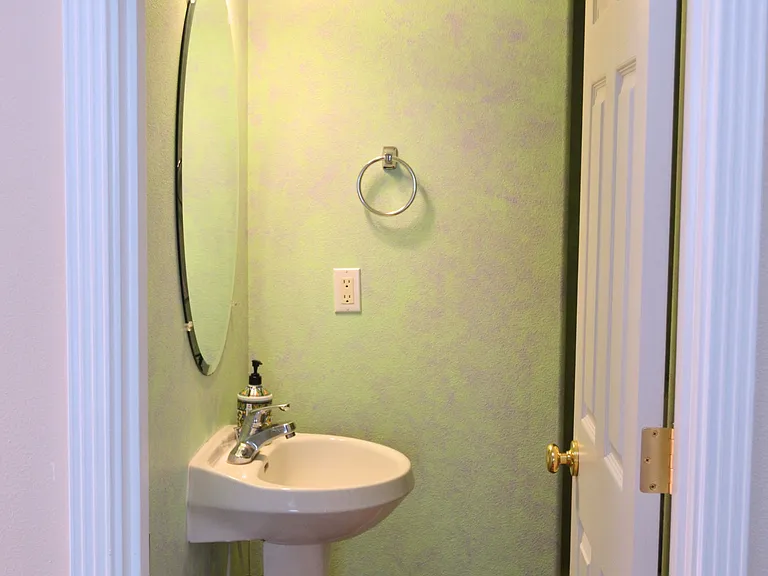 11412 NE 38th Ct — Photo 16
