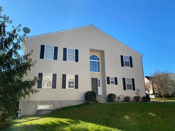 3759 Knight Dr, Macungie, PA 18062