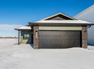 6767 66th Ave S, Horace, ND