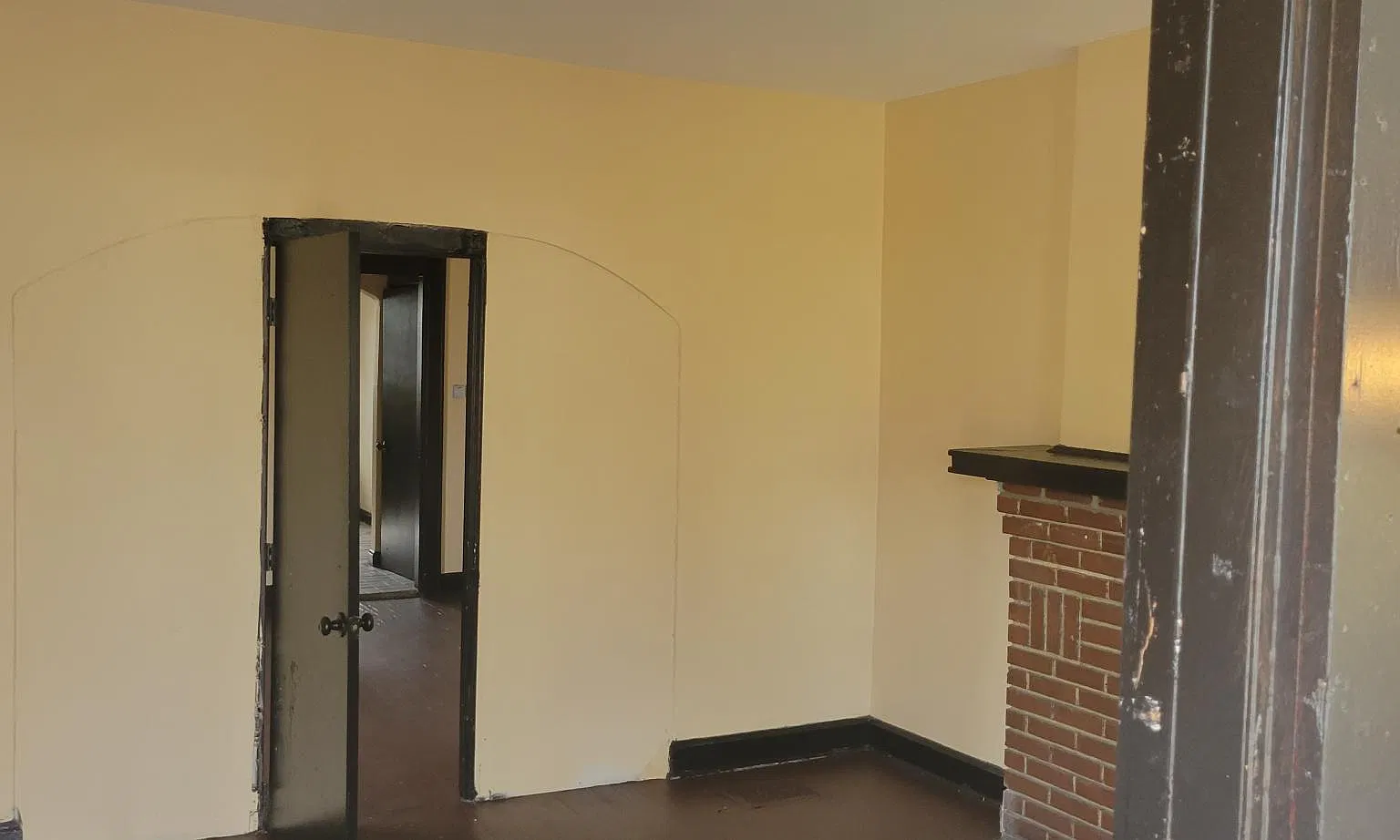 3 bed, 1100 sqft, $1,250 — Photo 2