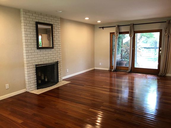 2nd image of 21960 Oaknoll Ct