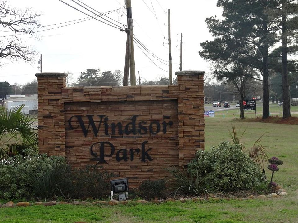 2nd image of 4513 Windsor Park Ln