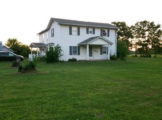 300 Livingston Ave, New Douglas, IL
