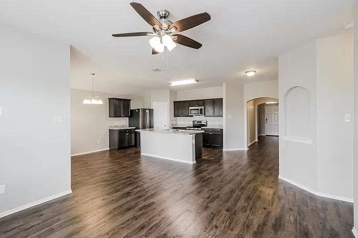 233 Thoroughbred St — Photo 3