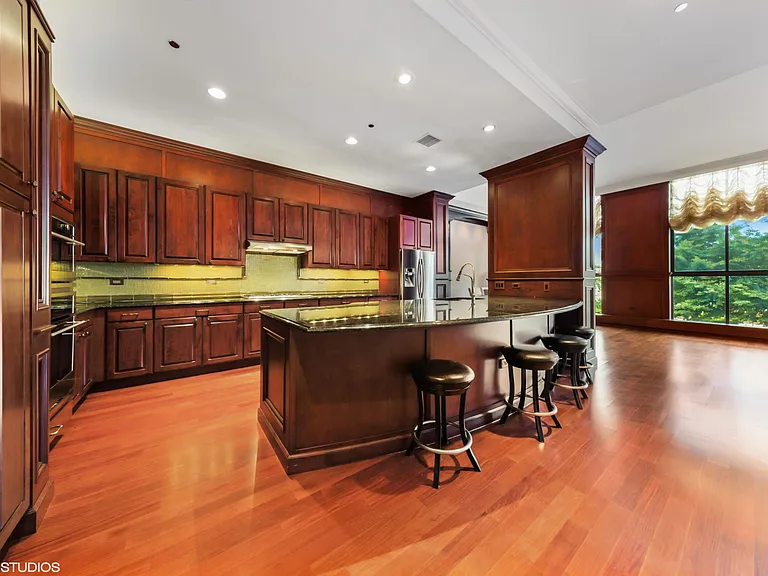 310 S Michigan Ave #202 — Photo 7
