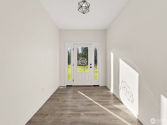 2nd image of 210 West Wishkah Road