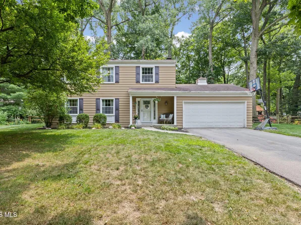 5448 Wadsworth Dr, Sylvania, OH 43560