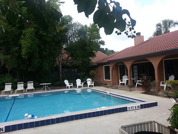 4th image of 610 Grenadine Ct #610