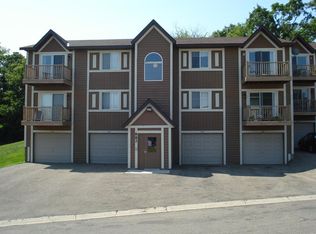 882 Wescott Trl APT 201, Eagan, MN 55123