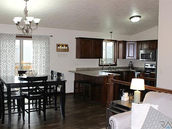 5th image of 3811 S Homerun Ave