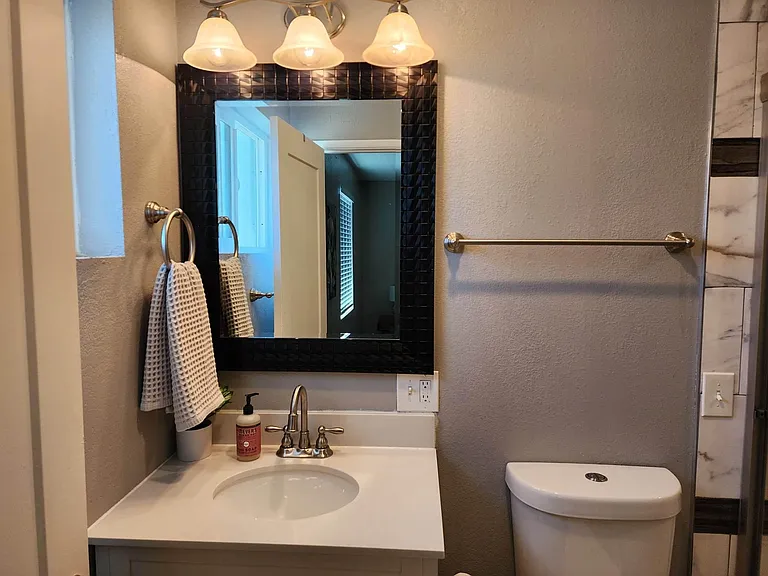 1214 W Highland Ave — Photo 22