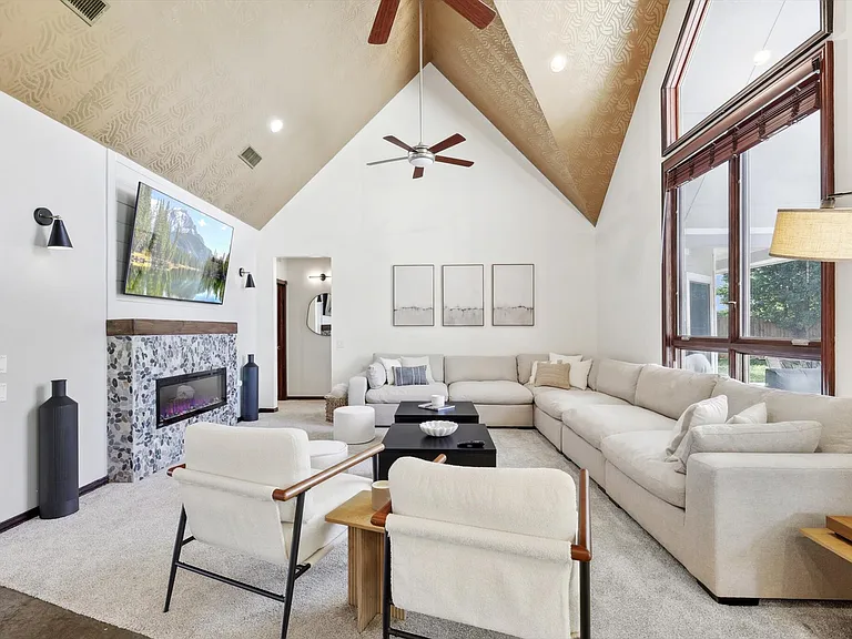 12161 Hill Country Cir #1 — Photo 35