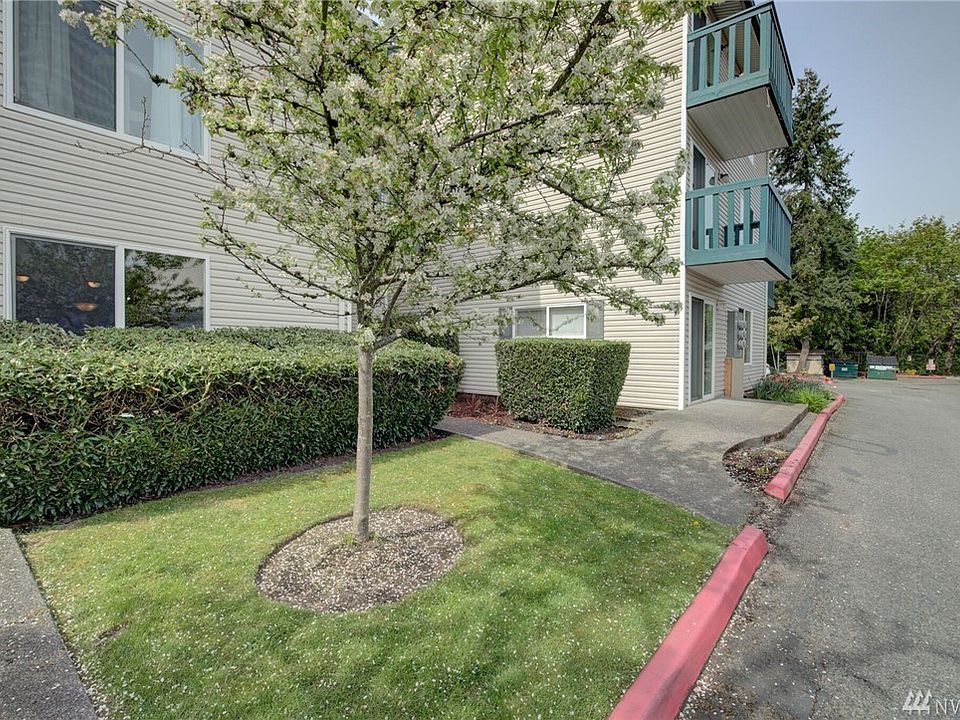 1st image of 17431 Ambaum Blvd S Unit D7