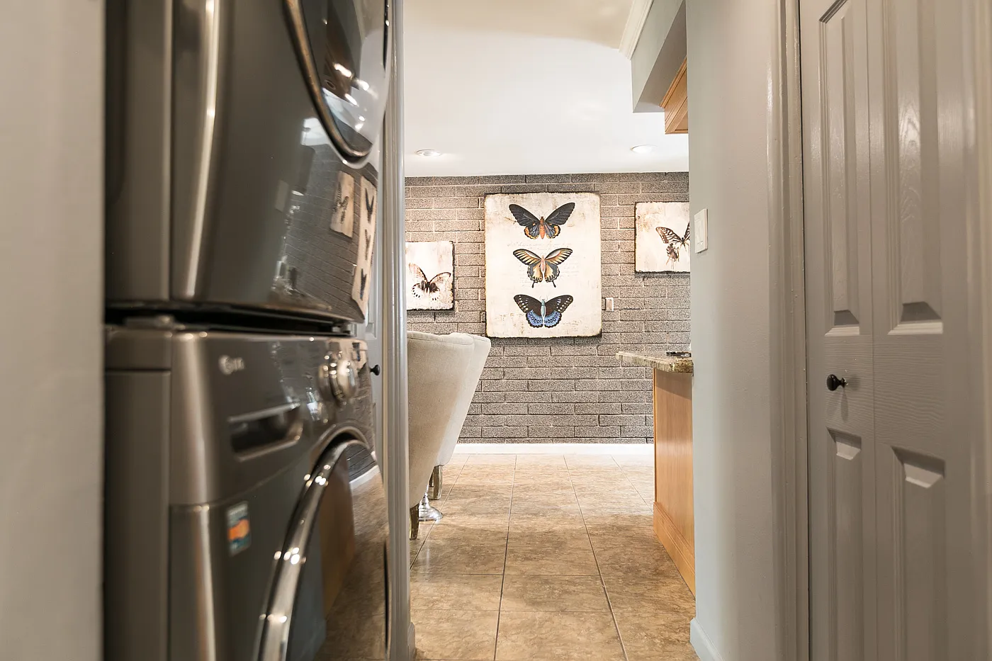 2 bed, 1000 sqft, $2,200 — Photo 4