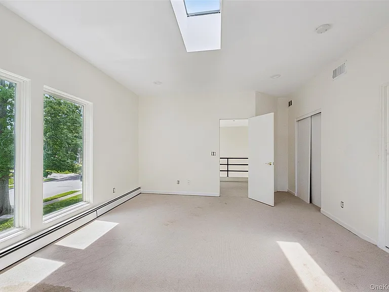 67 Parkway Dr — Photo 36