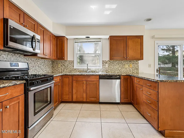 157 Northampton Dr — Photo 19
