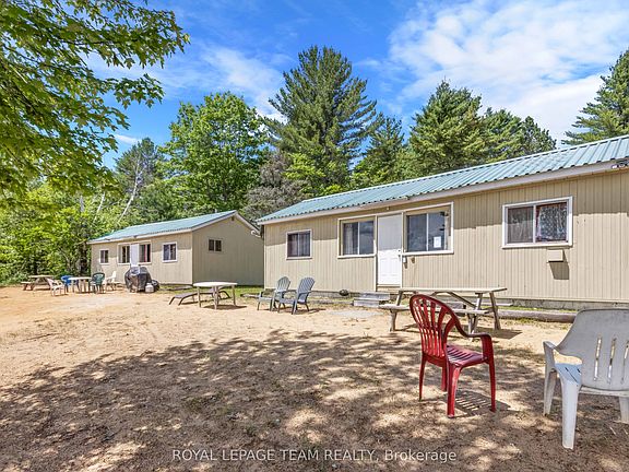 4th image of 662 Long Lake Rd