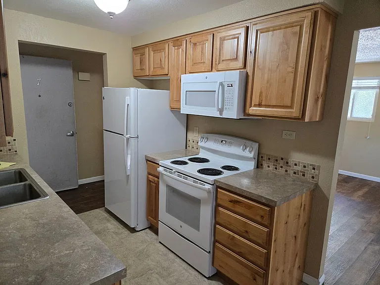 1715 Center Ave #15 — Photo 65