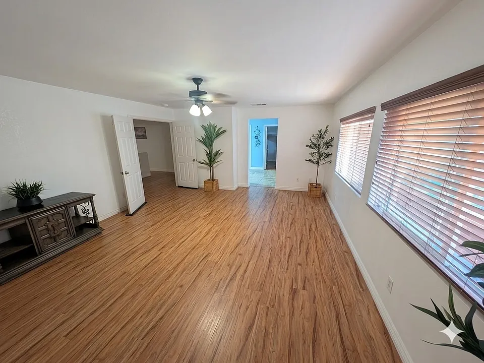 542 Suncup Cir