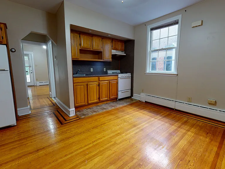 413 Pine St #2R — Photo 1