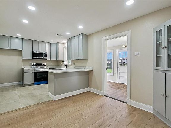 5th image of 1045 Avenue B