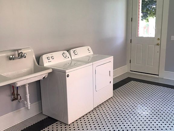 4th image of 2204 N Booth St #A