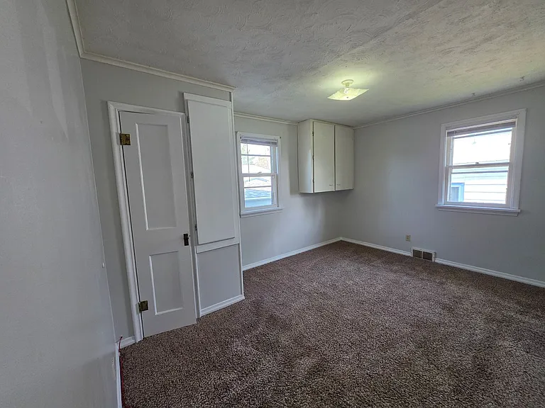 1021 Dilger Ave — Photo 13