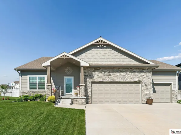 11976 S 113th St, Papillion, NE 68046