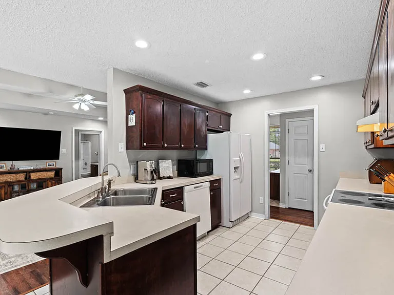 9939 Dreamway Dr — Photo 5