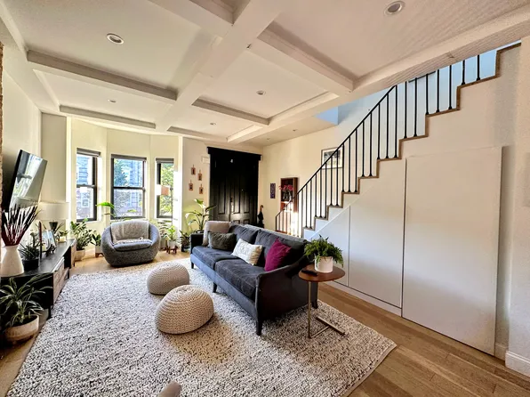 917 Jefferson Avenue image 1 of 20