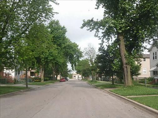 2nd image of 424 Elwood Ave