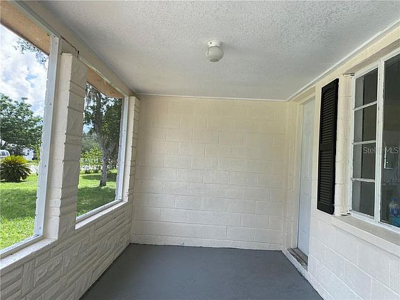 4th image of 30 E Chesley Ave