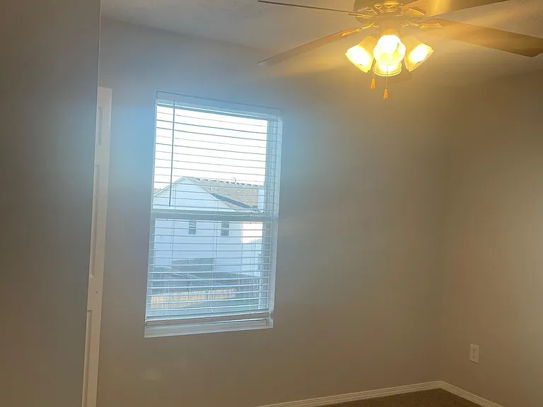 2722 Sutherland Dr — Photo 21