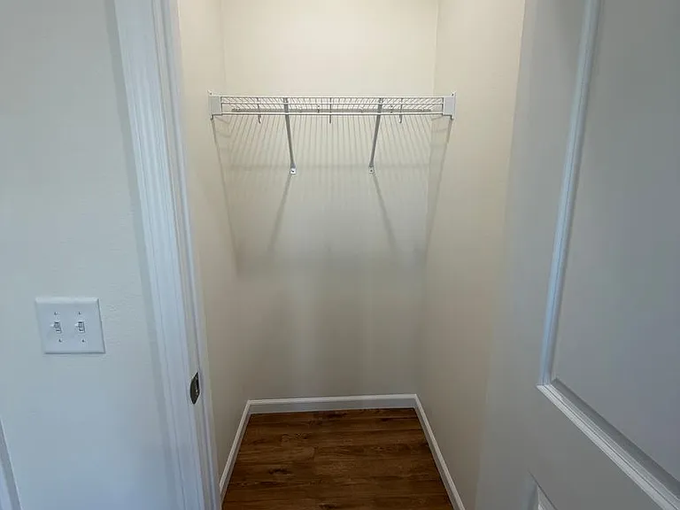 716 W Division St — Photo 15