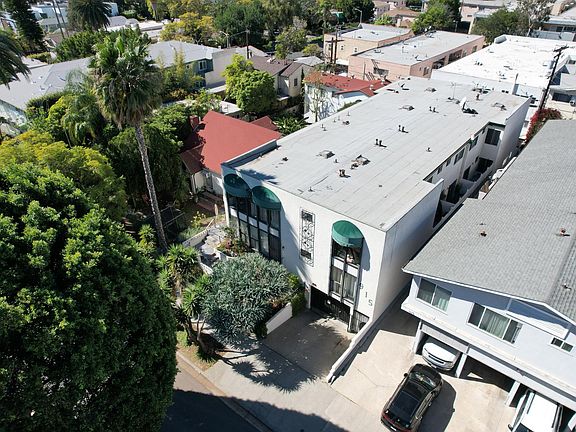 5th image of 915 N Genesee Ave #10