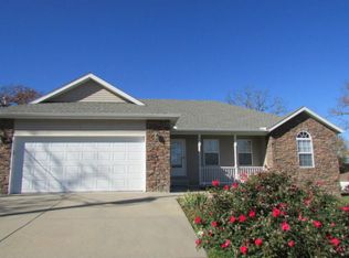 440 Red Bud Ln, Hollister, MO 65672