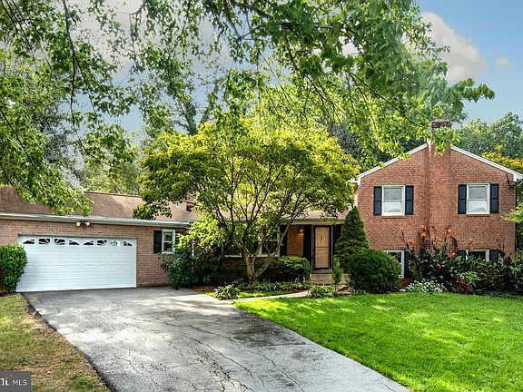 2nd image of 2218 Traies Ct