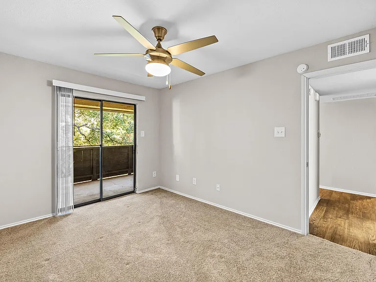Oakhaven — Photo 13