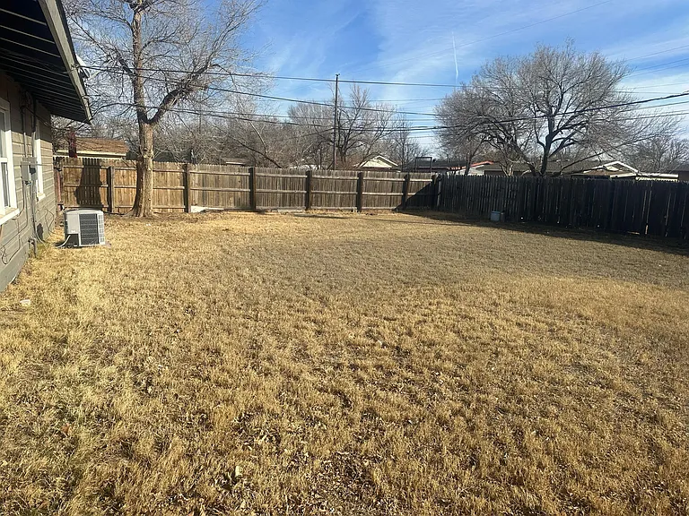 3519 Lometa Dr — Photo 7