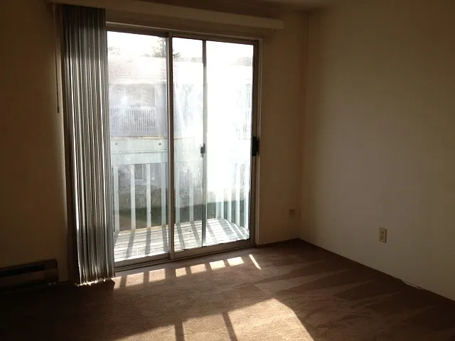 Forsythe (445 SE Regatta Dr) — Photo 4