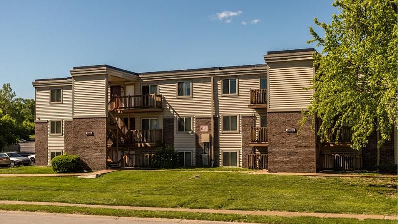 2nd image of 2974 Coppercreek Rd