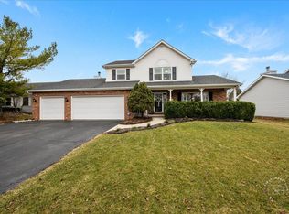 321 Jake Ln, Hampshire, IL 60140