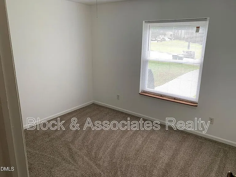 2600 Courier Ct — Photo 7