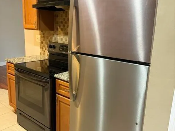 16 Pine Cluster Cir Unit H, Manalapan, NJ 07726
